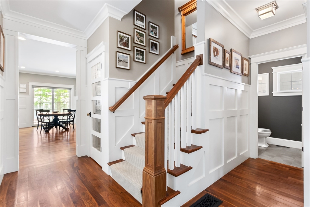 Needham, Massachusetts 02492, United States, 4 Bedrooms Bedrooms, ,6 BathroomsBathrooms,Residential,Pending,129799