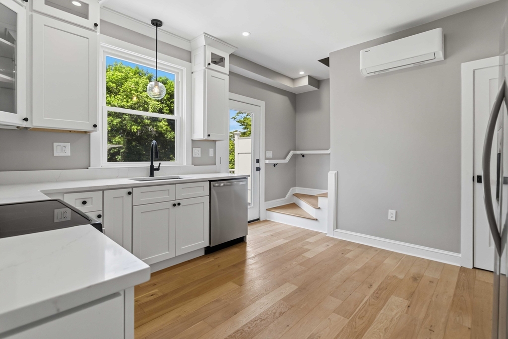 16 Hillside St 1