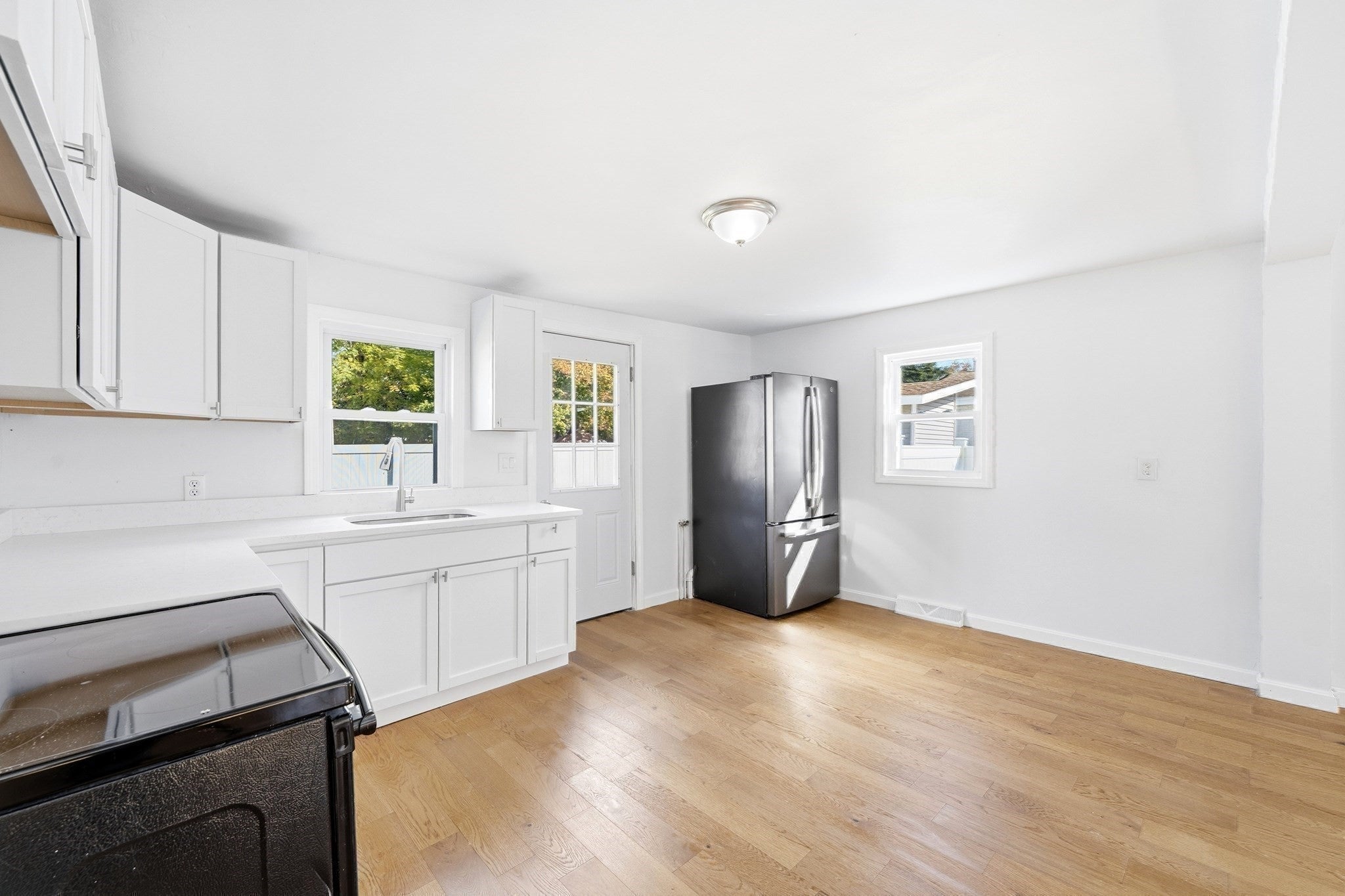 31-37 Monarch St, Lowell, MA, 31-37 Monarch St, Lowell, MA Photo #16