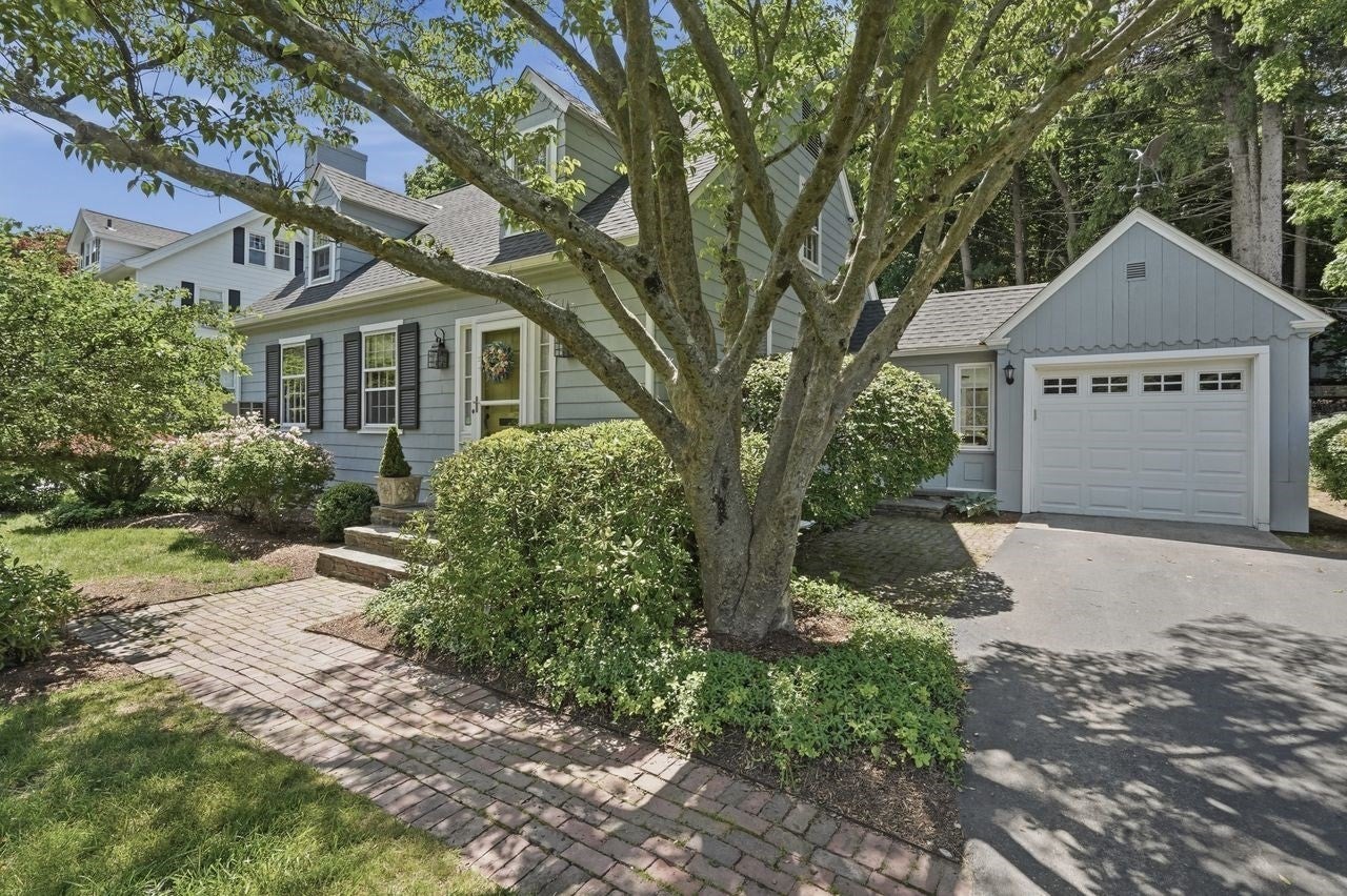 Photo of 143 Richmond Avenue, Worcester, MA
