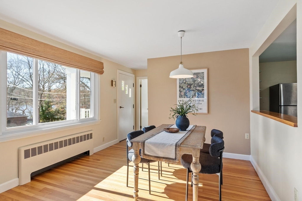 16 Lakeview Dr