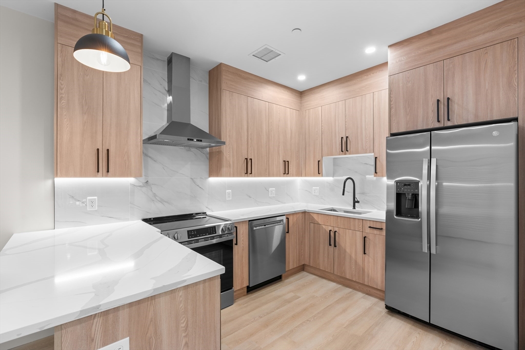 463 Franklin 206