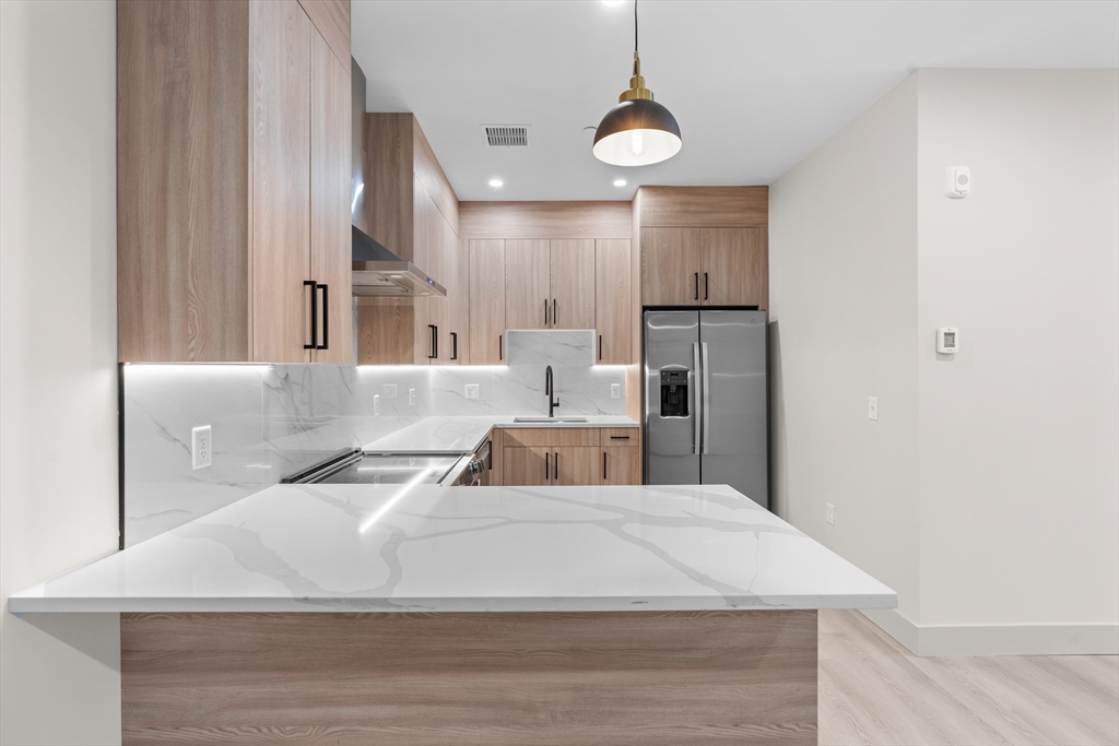 463 Franklin 206