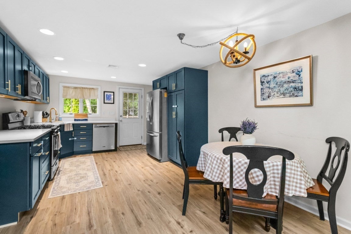 21 Shepard Ave