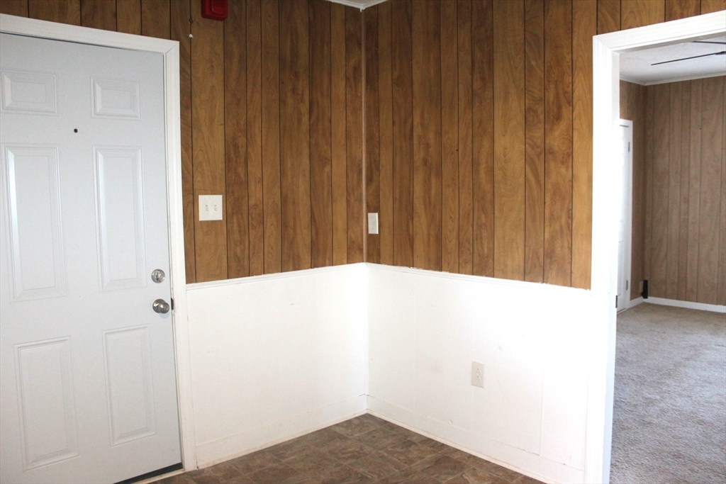 261 Pulaski Blvd 2F