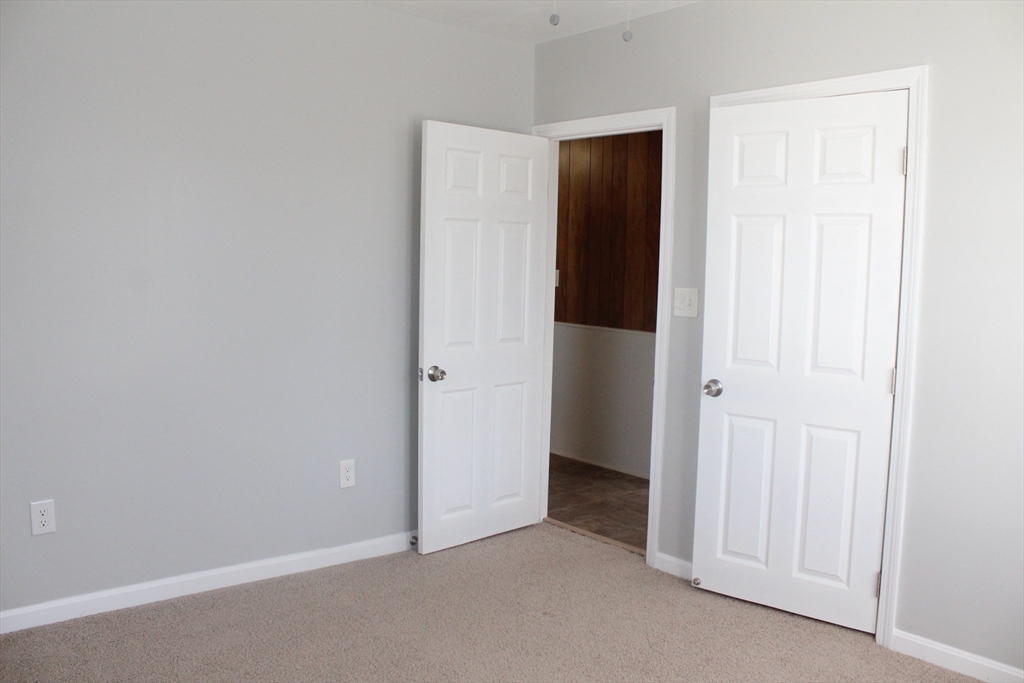 261 Pulaski Blvd 2F