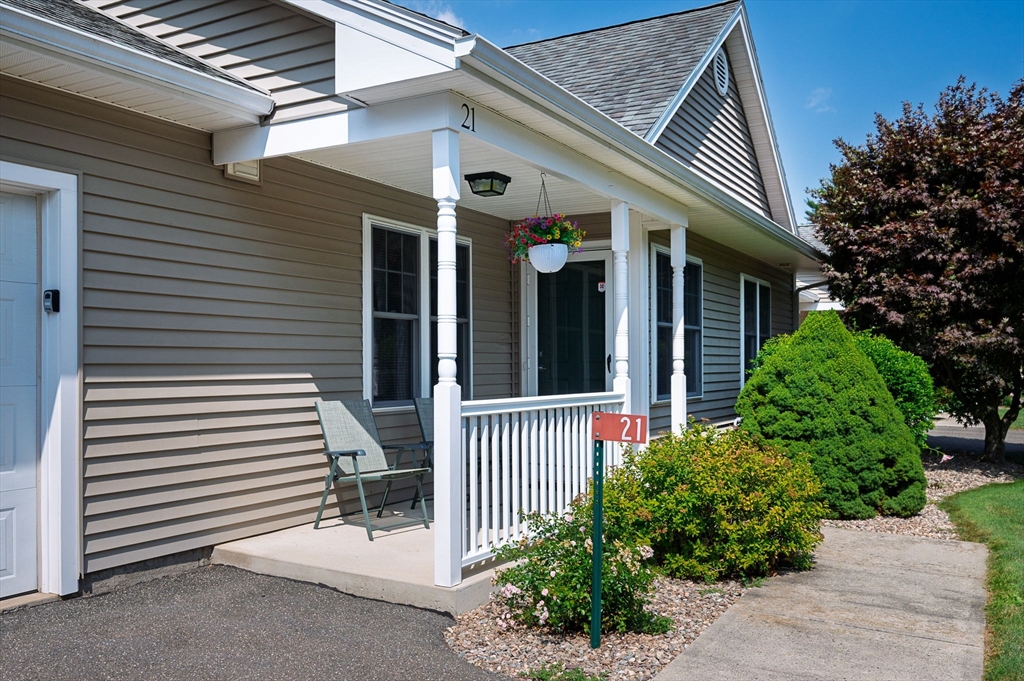 22 Pomeroy Meadow Rd 21