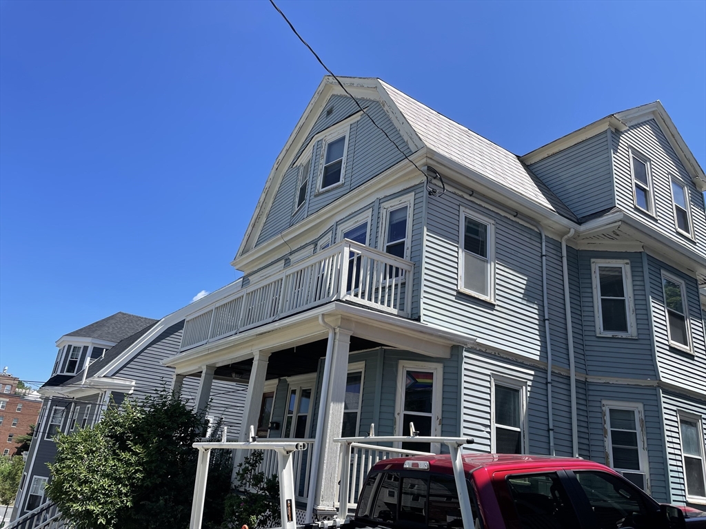 Click for 47 Mason St #1, Somerville, MA slideshow