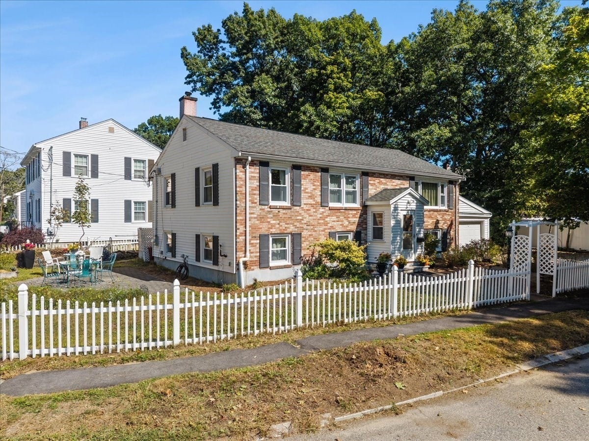 116 Running Brook Rd, Boston, MA Photo #3
