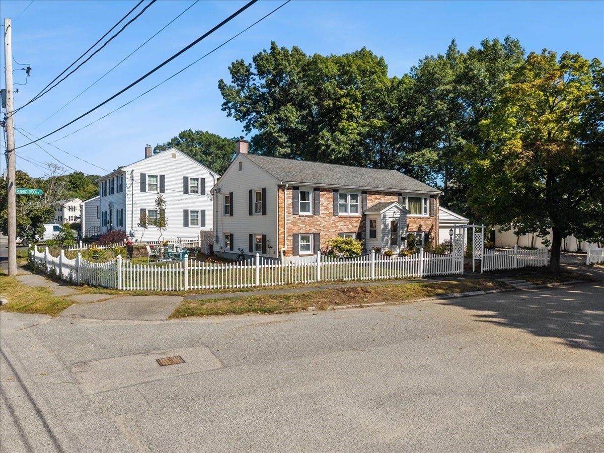 116 Running Brook Rd, Boston, MA Photo #4