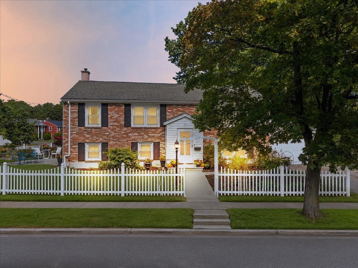 116 Running Brook Rd, Boston, MA Photo #1