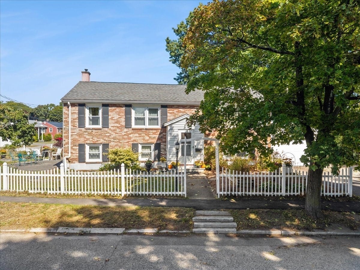 116 Running Brook Rd, Boston, MA Photo #2