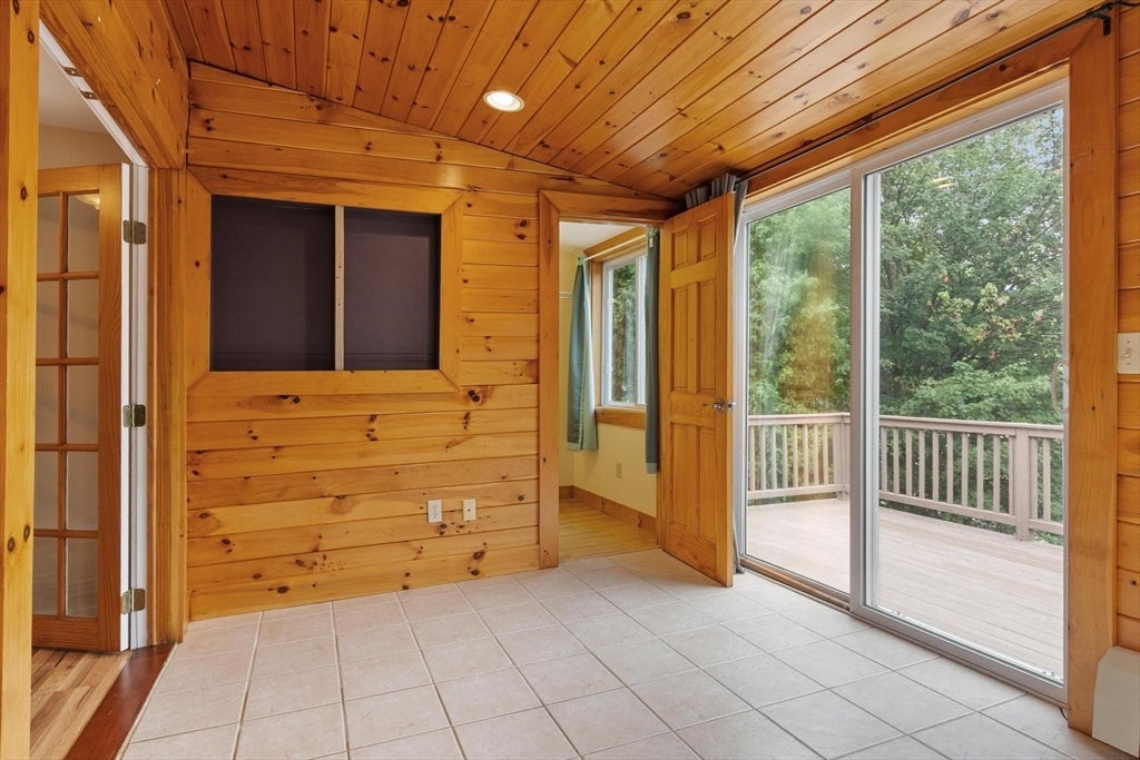 9 Lake Dr E DR, Westminster, MA, 9 Lake Dr E DR, Westminster, MA Photo #17