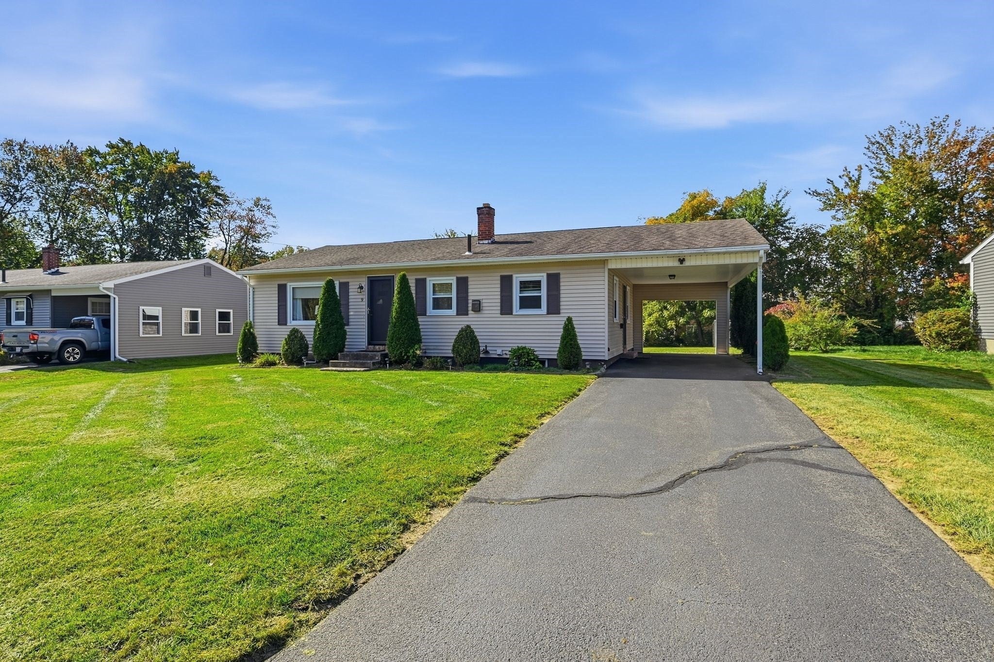 9 Brook St, South Hadley, MA Photo #2