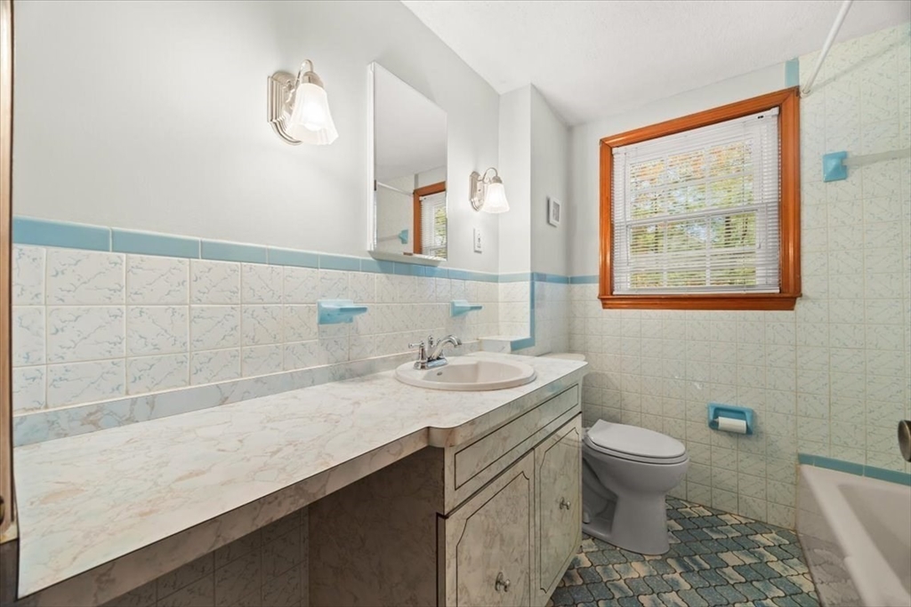 7 Glen Echo Blvd, Stoughton, MA Photo #28