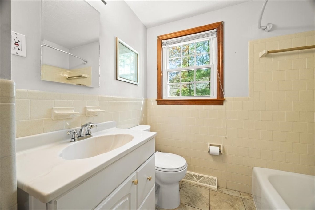 7 Glen Echo Blvd, Stoughton, MA Photo #23
