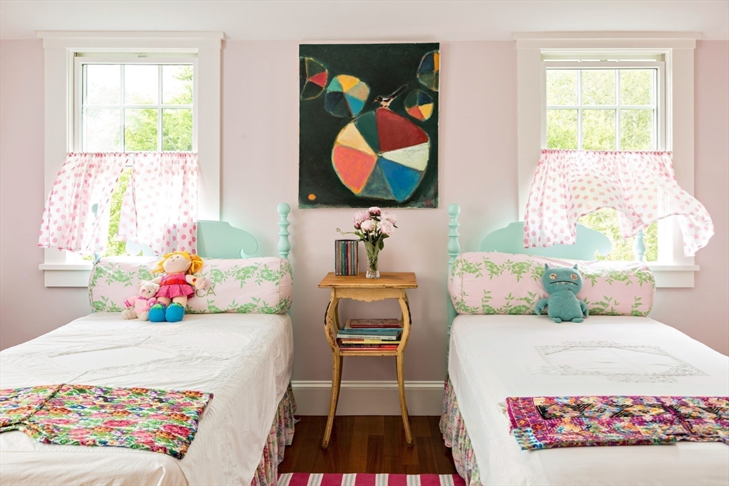 Barnstable, Massachusetts 02655, United States, 4 Bedrooms Bedrooms, ,5 BathroomsBathrooms,Residential,Active,185859