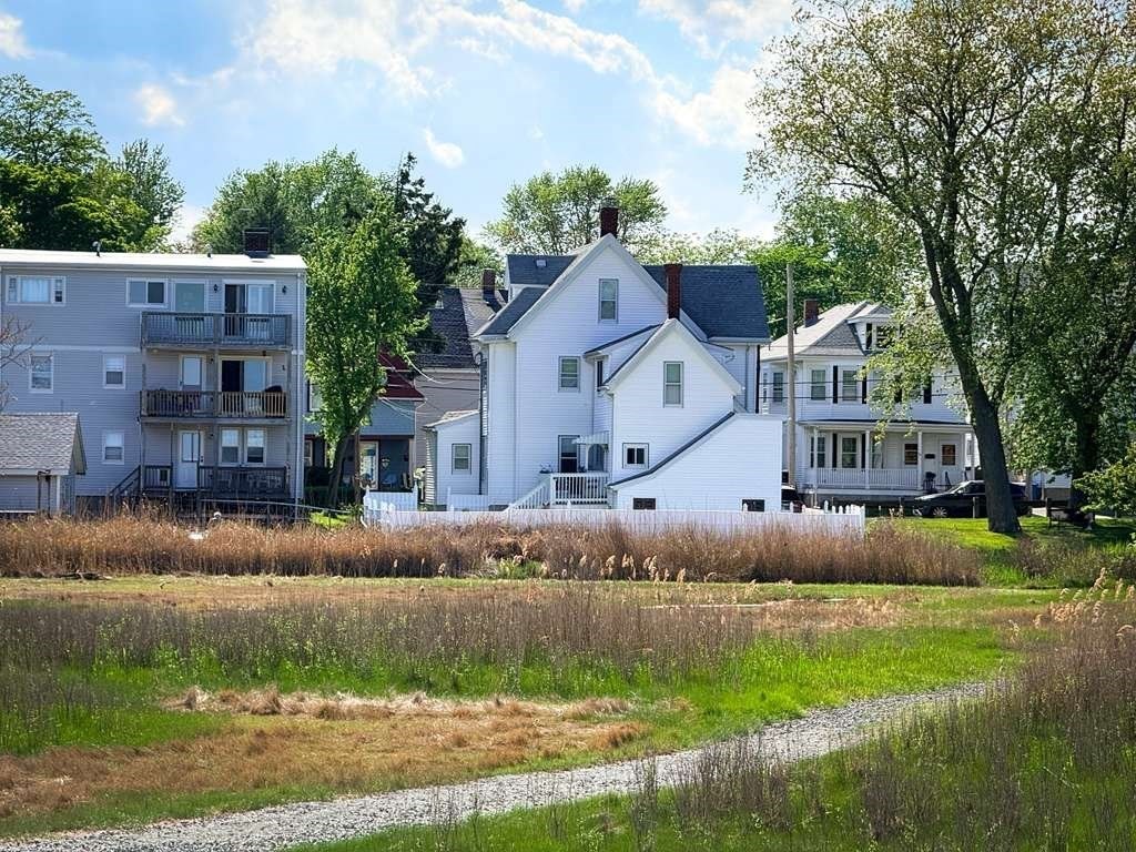66 Sunnyside Ave
