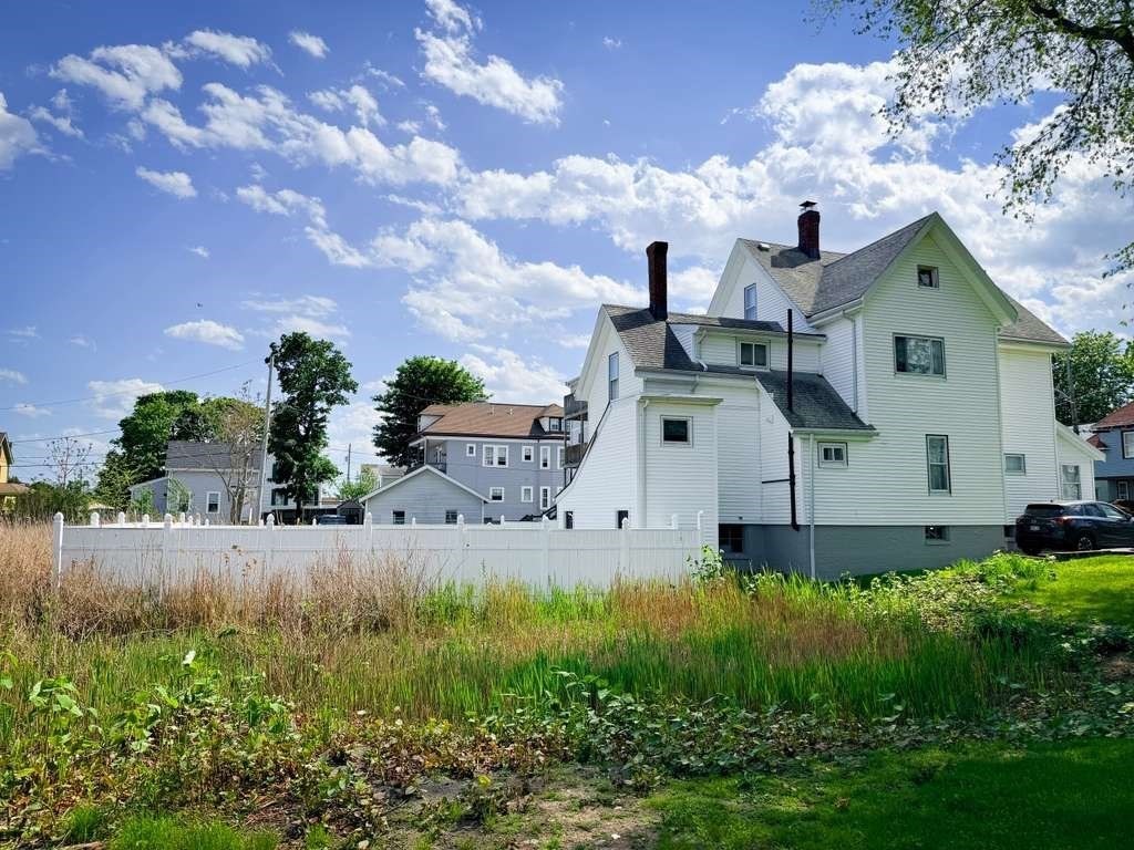 66 Sunnyside Ave