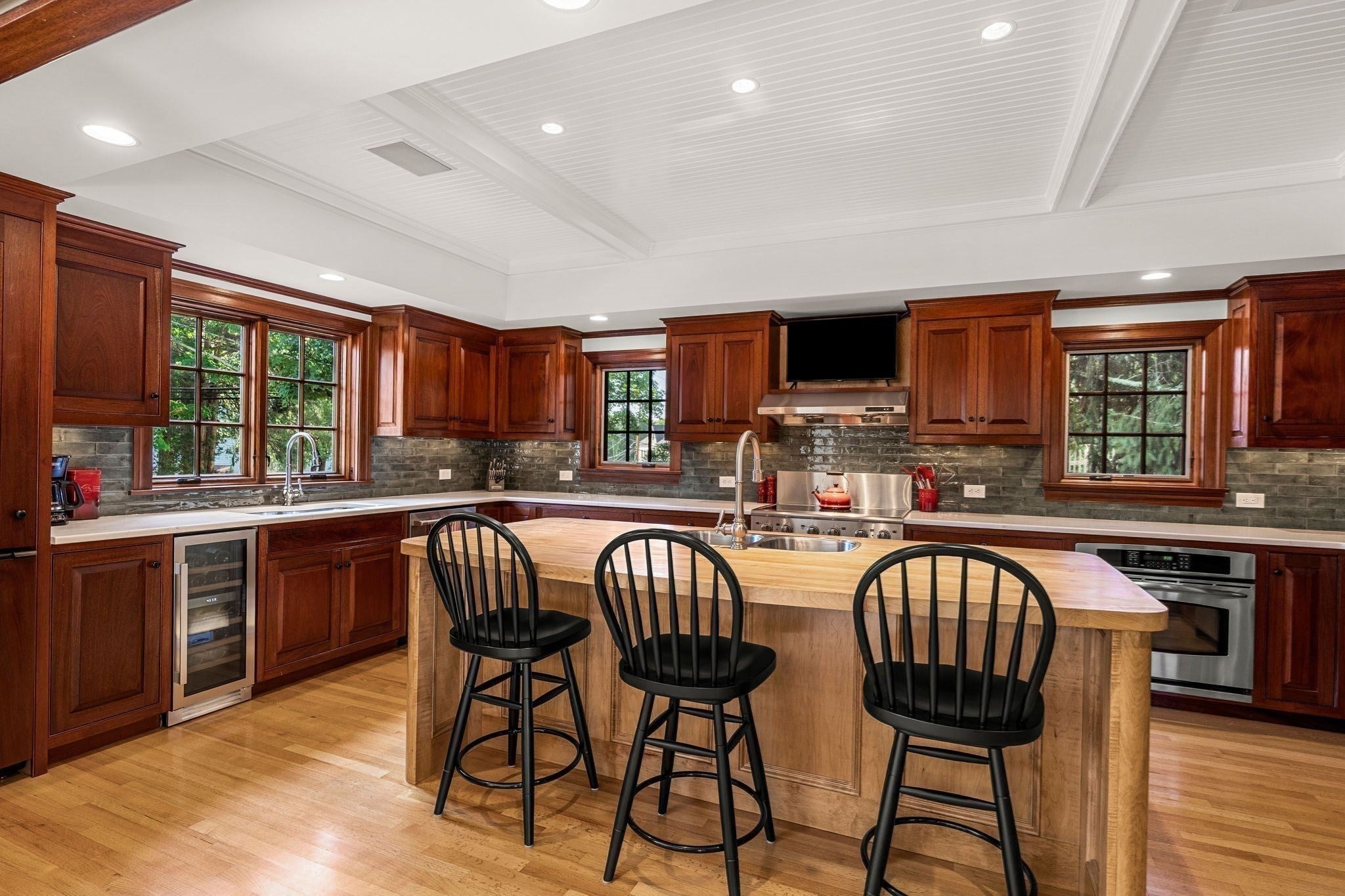 5 Willowdale Rd, Winchester, MA Photo #8