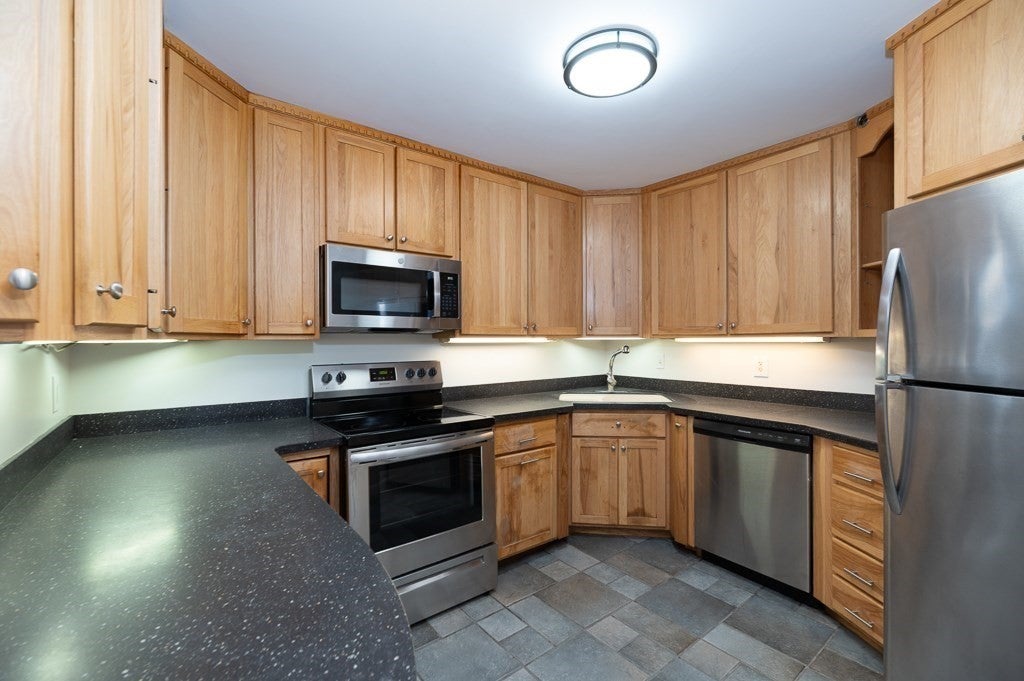 300 Lynn Shore Dr #307, Lynn, MA, 300 Lynn Shore Dr #307, Lynn, MA Photo #12