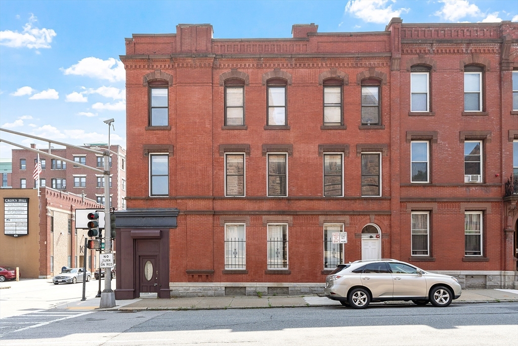 104 Pleasant St