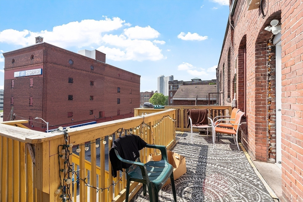 104 Pleasant St
