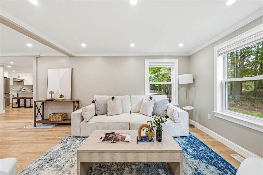 63 Russell Rd
