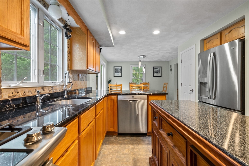 7 Suzannah Rd