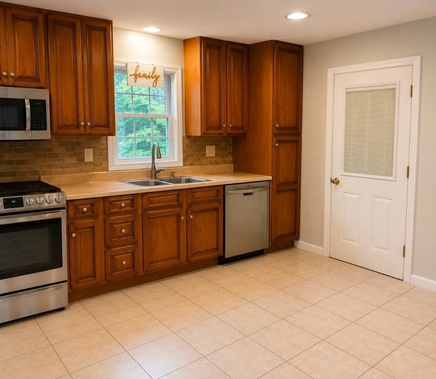 10-A Wood Rd, Acushnet, MA, 10-A Wood Rd, Acushnet, MA Photo #5