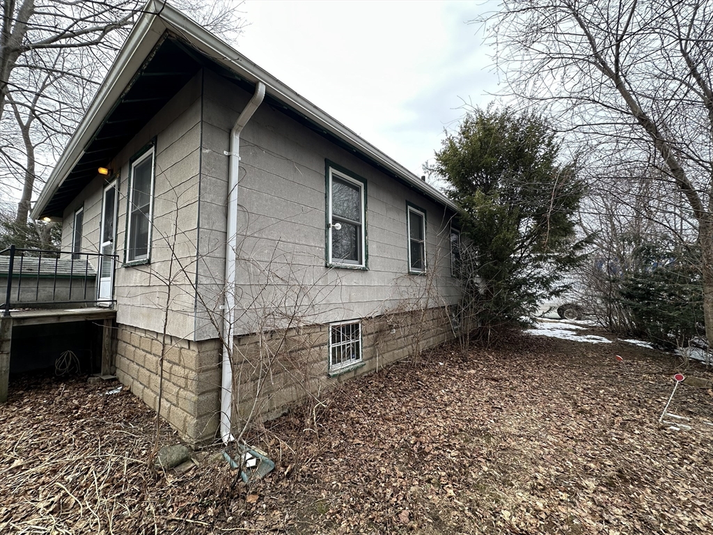 15 Conway St