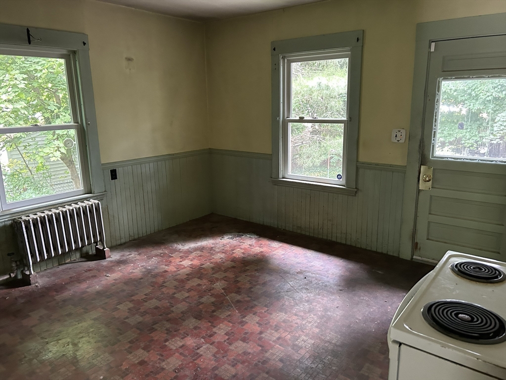 15 Conway St, Beverly, MA Photo #12