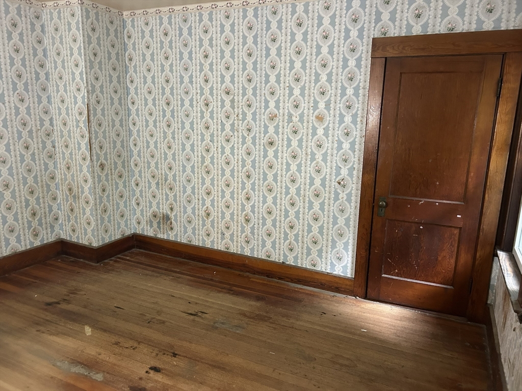 15 Conway St, Beverly, MA Photo #16