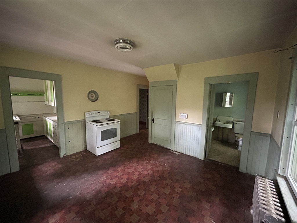 15 Conway St, Beverly, MA Photo #14