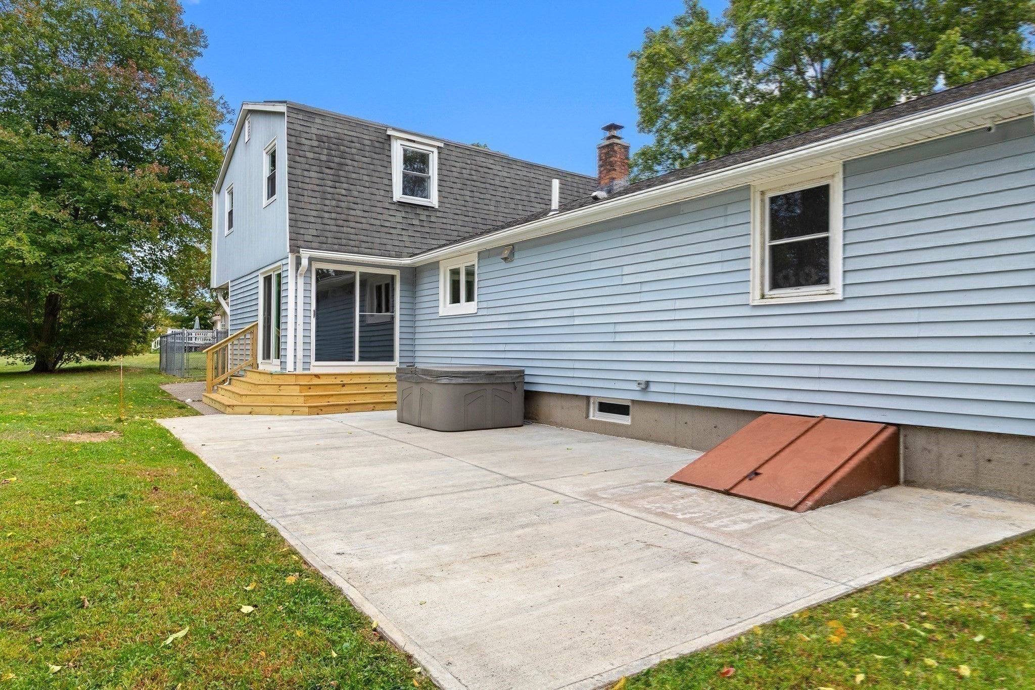 48 Sunset Drive, Northbridge, MA Photo #32