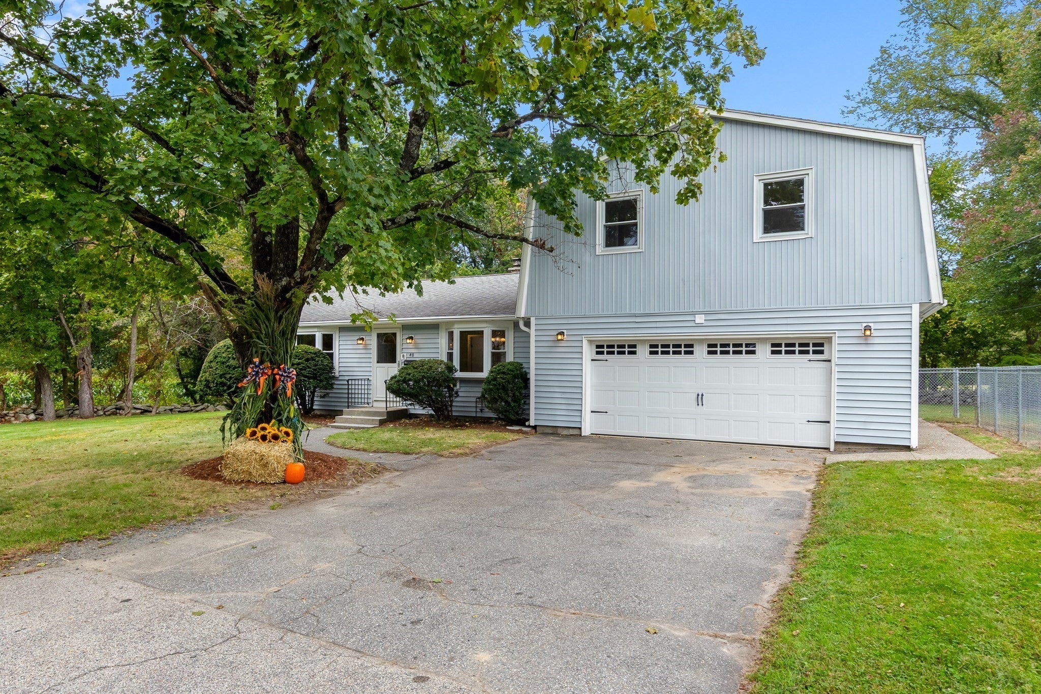 48 Sunset Drive, Northbridge, MA Photo #2