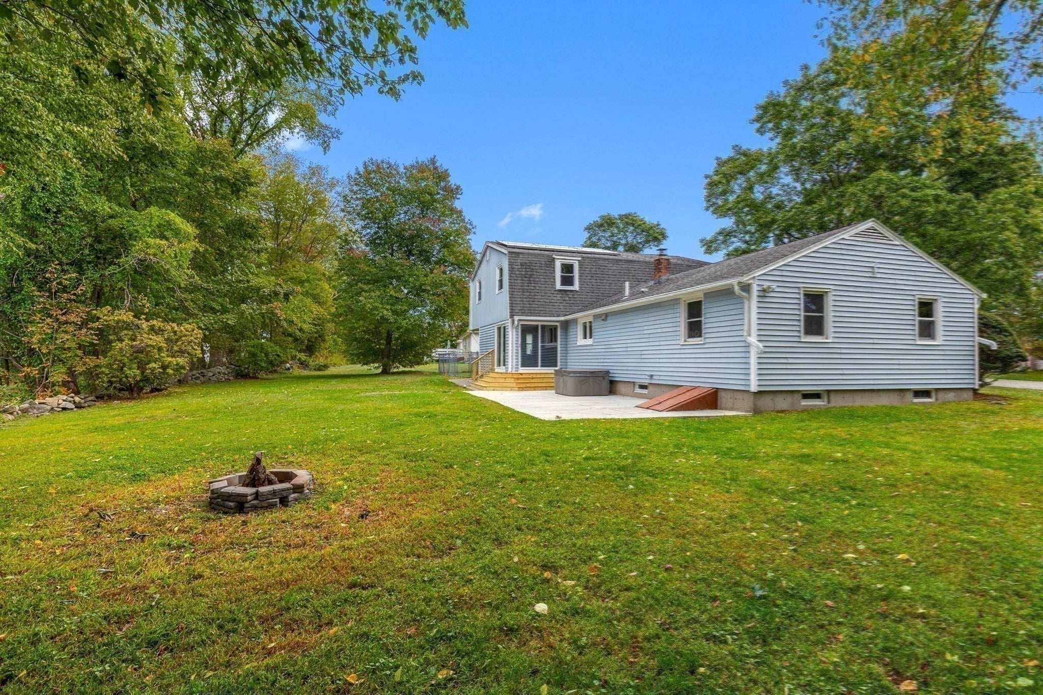 48 Sunset Drive, Northbridge, MA Photo #36