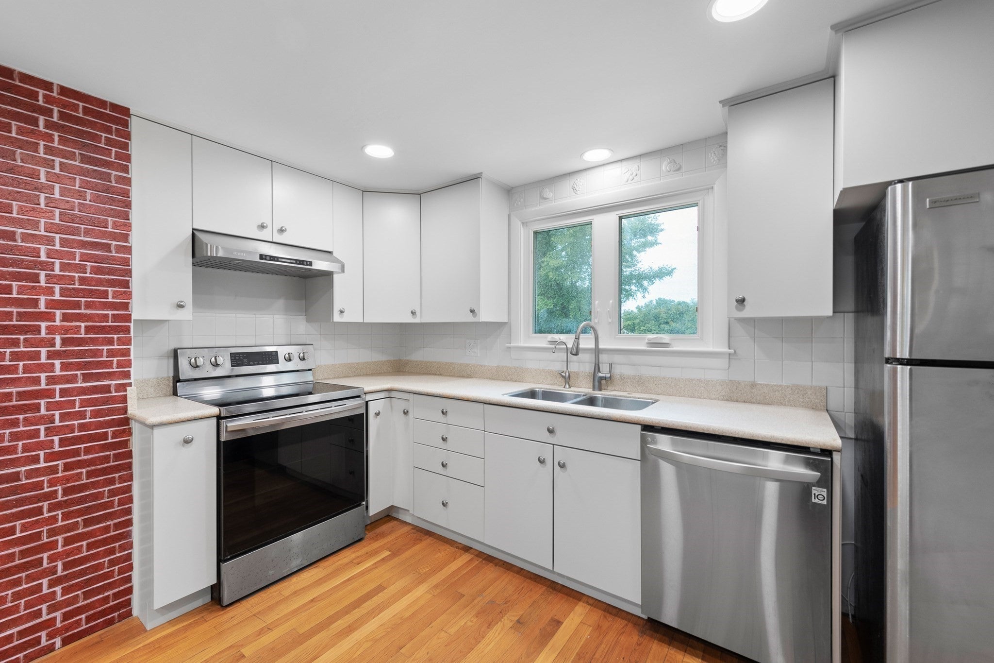 48 Sunset Drive, Northbridge, MA Photo #19