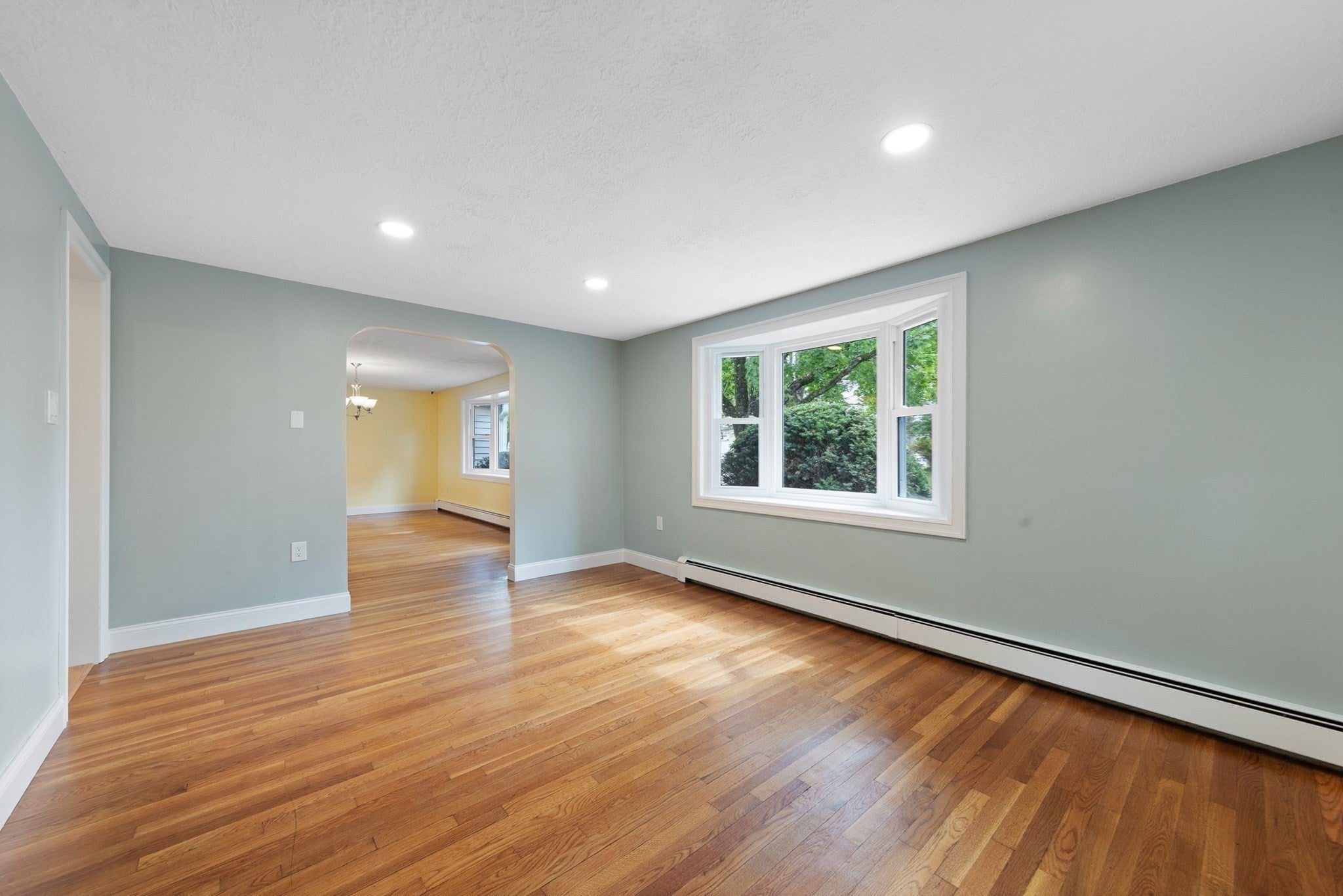 48 Sunset Drive, Northbridge, MA Photo #12