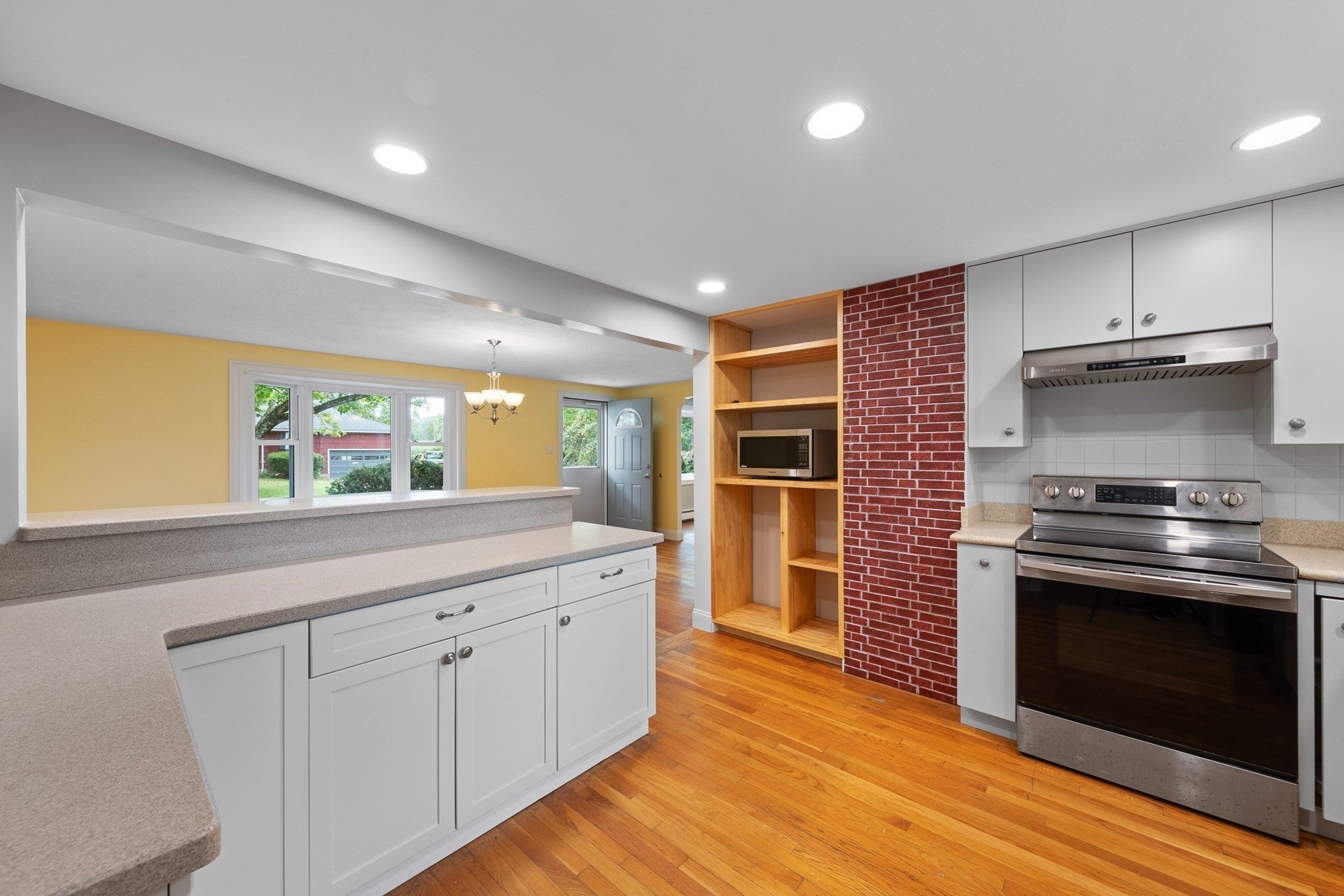 48 Sunset Drive, Northbridge, MA Photo #18