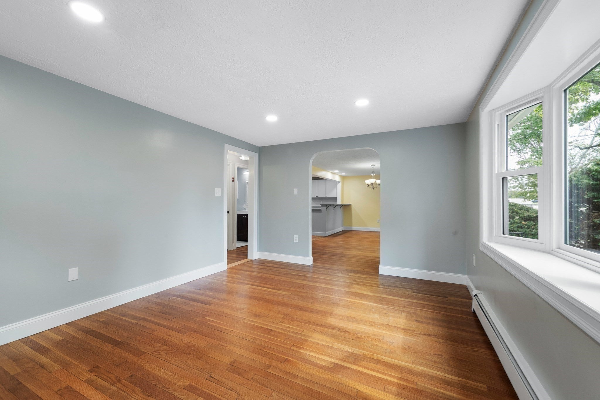 48 Sunset Drive, Northbridge, MA Photo #13
