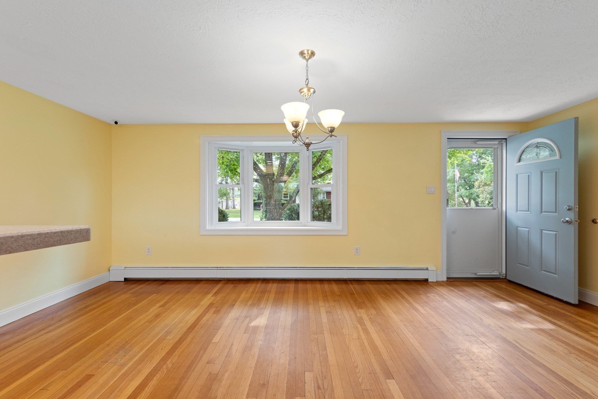 48 Sunset Drive, Northbridge, MA Photo #9