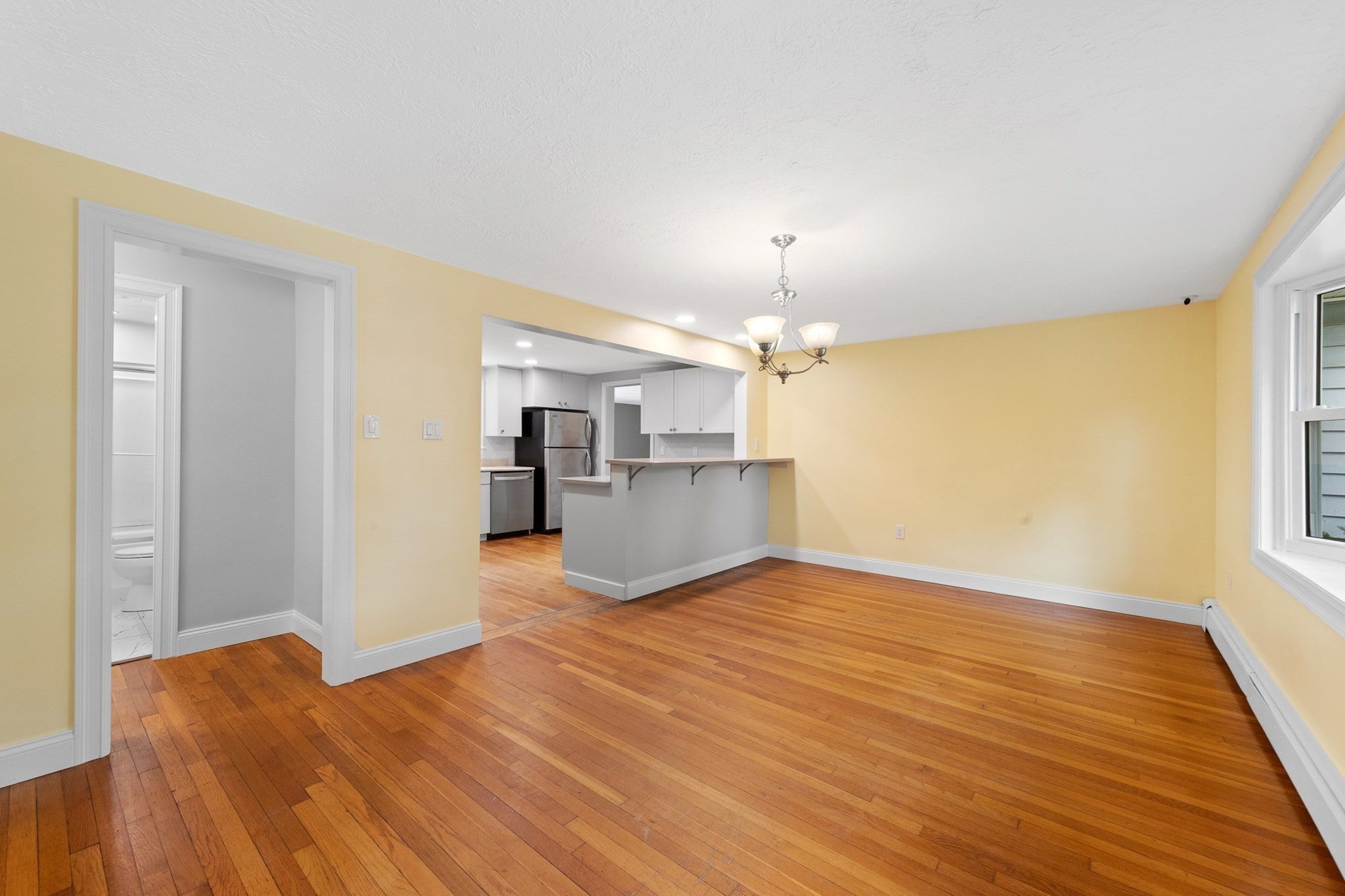 48 Sunset Drive, Northbridge, MA Photo #10