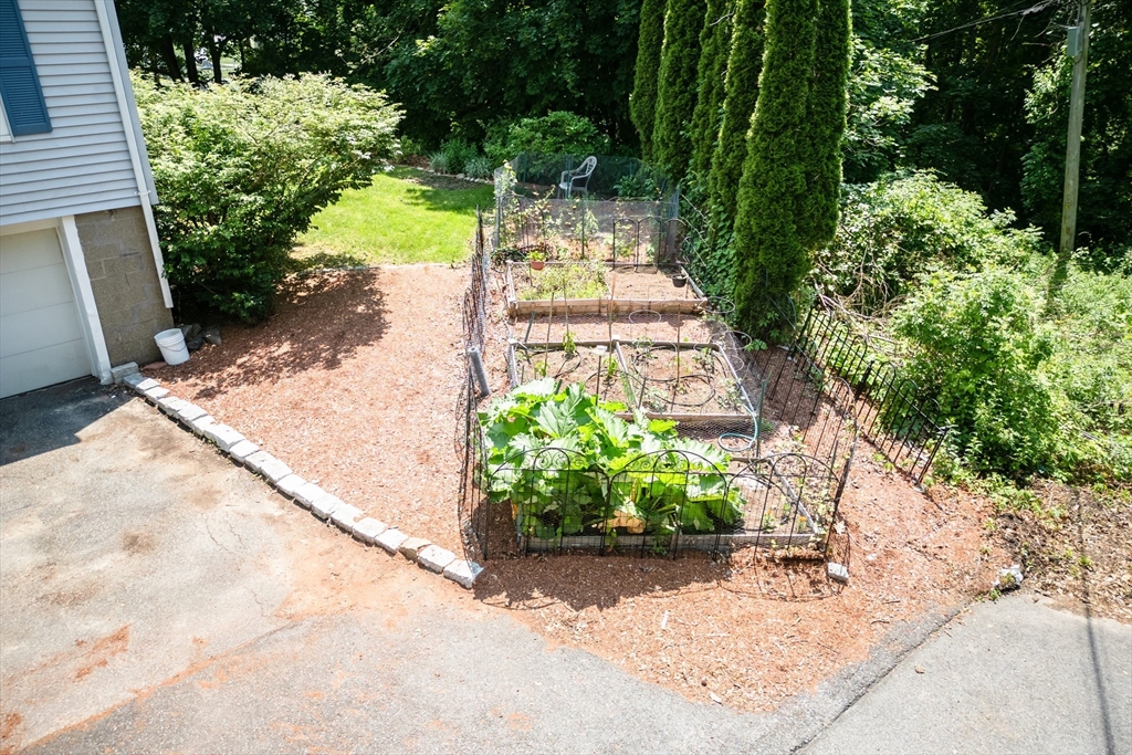 Lunenburg, Massachusetts 01462, United States, 3 Bedrooms Bedrooms, ,1 BathroomBathrooms,Residential,Pending,148193