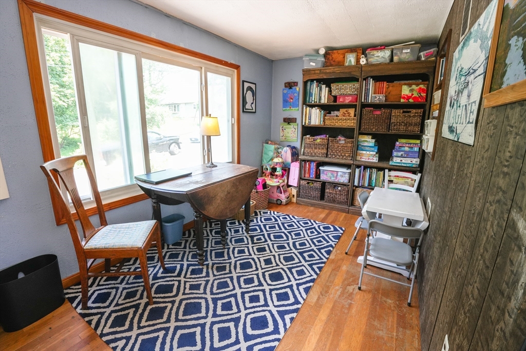 Lunenburg, Massachusetts 01462, United States, 3 Bedrooms Bedrooms, ,1 BathroomBathrooms,Residential,Pending,148193