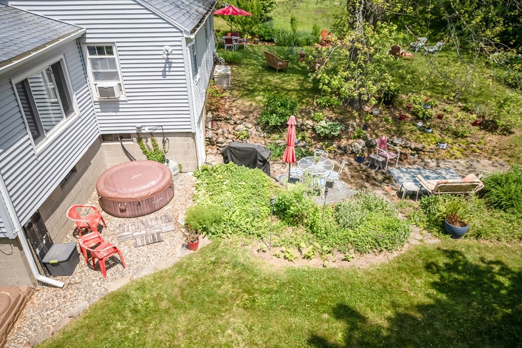 Lunenburg, Massachusetts 01462, United States, 3 Bedrooms Bedrooms, ,1 BathroomBathrooms,Residential,Pending,148193