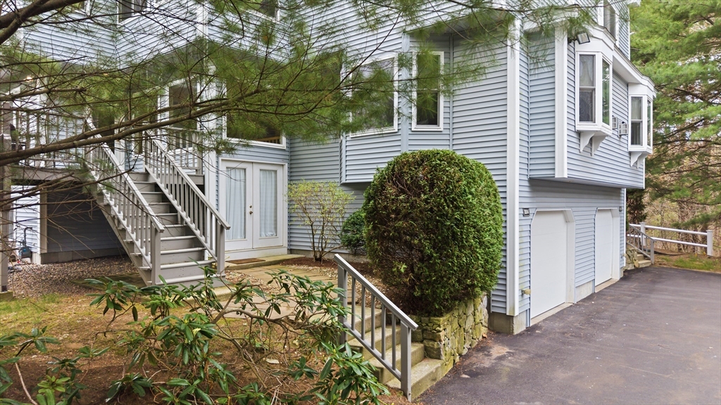 1804 Old Bridge Ln 1804