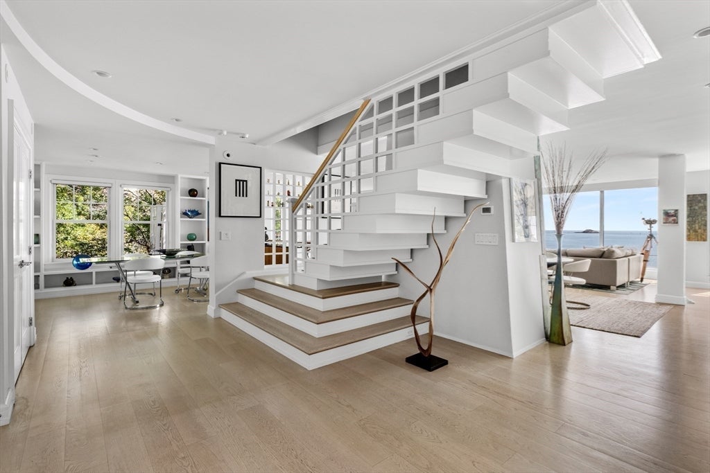 105 Little Nahant Rd