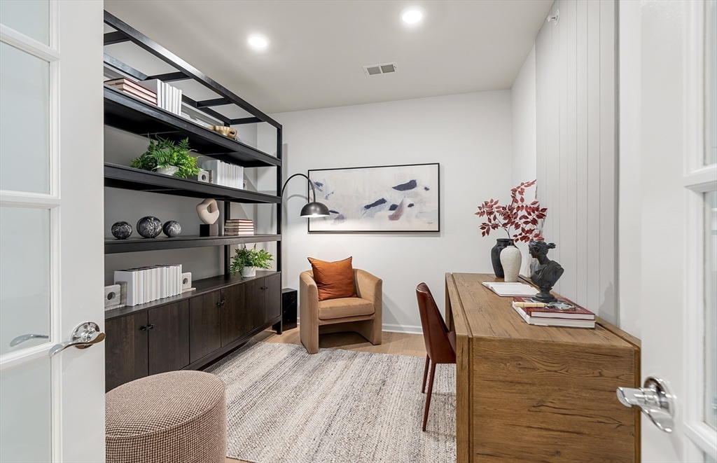 Westborough, Massachusetts 01581, United States, 1 Bedroom Bedrooms, ,1 BathroomBathrooms,Residential,Active,255736