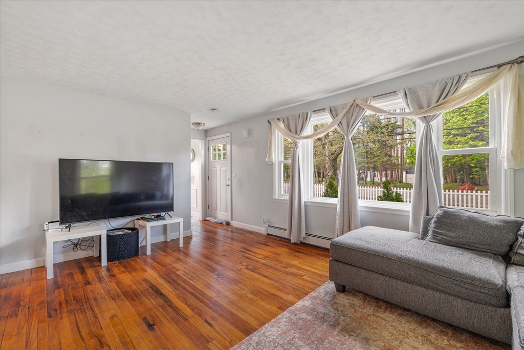 376 Pleasant St, Paxton, MA Photo #11